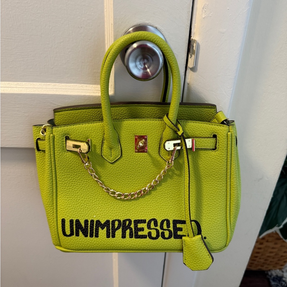 UNIMPRESSED Sonique Saturday Handbag 27 CM